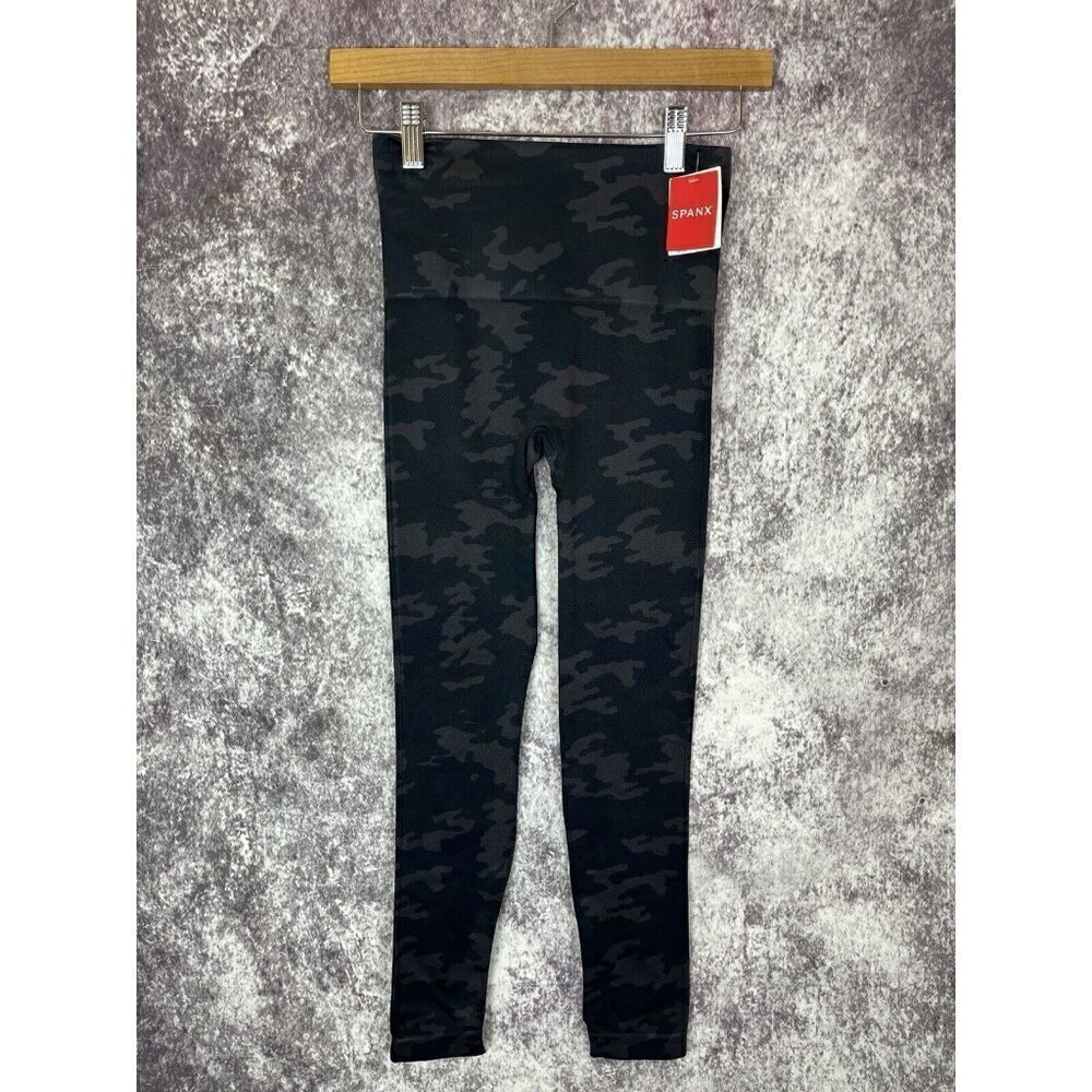 New SPANX Leggings Womens Small LAMN Look at Me Now Black Camo Seamless Yoga Run